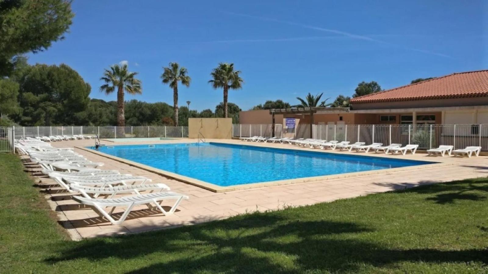 2 Pieces 45M2, Calme, Confort, Mer A 200M, Jardin, Terrasse, Piscine Martigues Luaran gambar